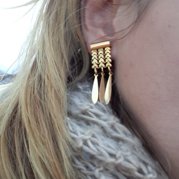 Vintage Jewelry - Vintage goldtone earrings
